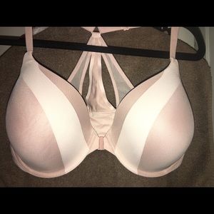Victoria's Secret Intimates & Sleepwear - Victoria Secret Bra 38DDD Runs Small Victoria's Secret Intimates & Sleepwear - Victoria Secret Bra 38DDD Runs Small